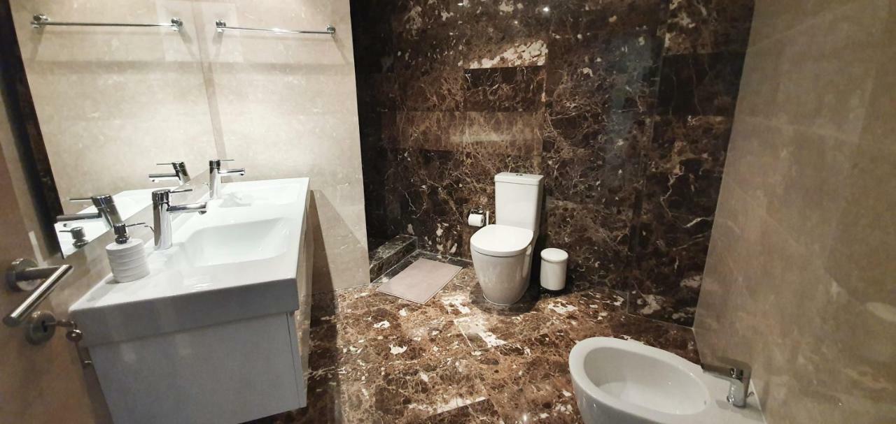 Pegasus Beach Front Apartment ลิมาซอล ภายนอก รูปภาพ
